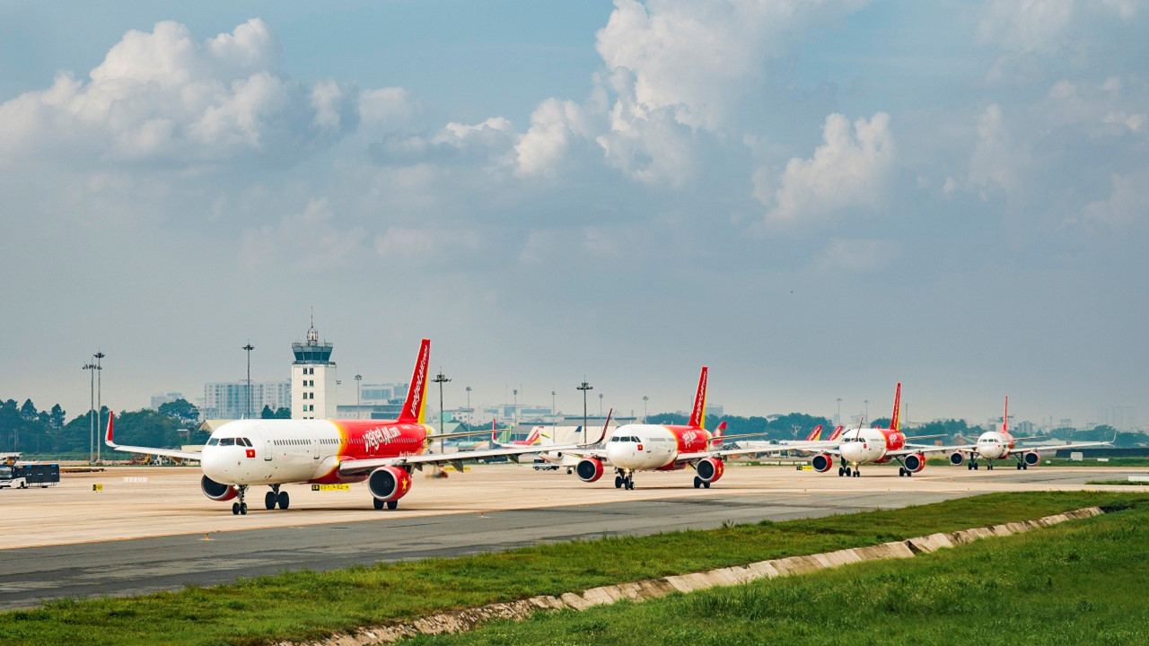 Quý I, lượng khách giảm 22%, lỗ 989 tỷ thấp hơn kế hoạch dự kiến, Vietjet sẵn sàng trở lại với bầu trời
